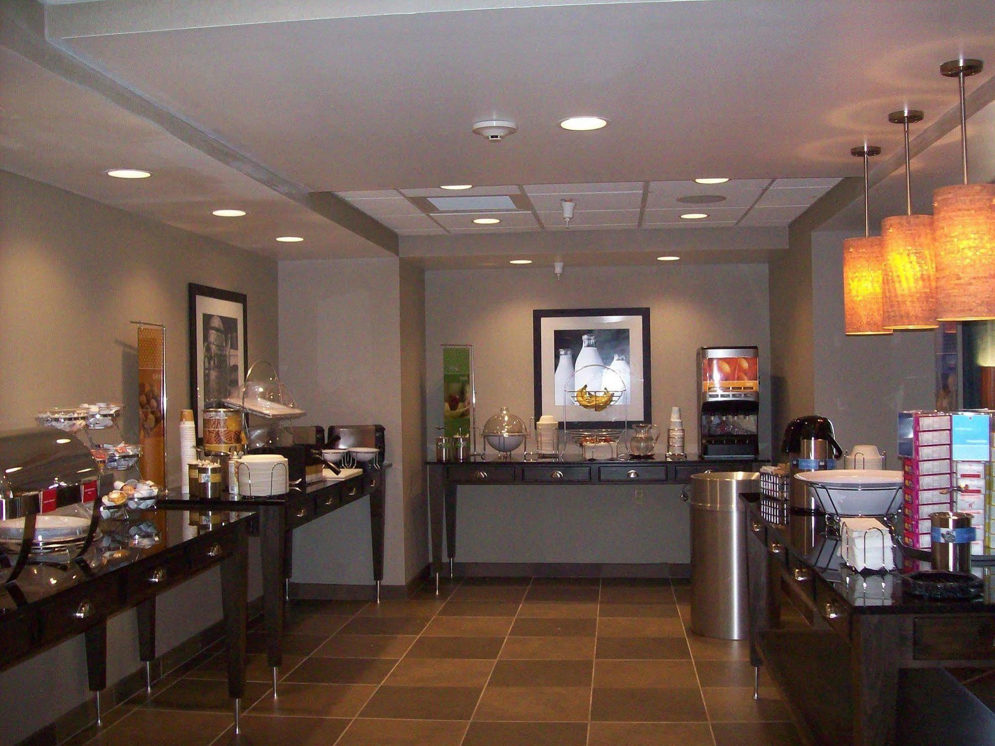 Hampton Inn & Suites Wiggins Restaurant foto